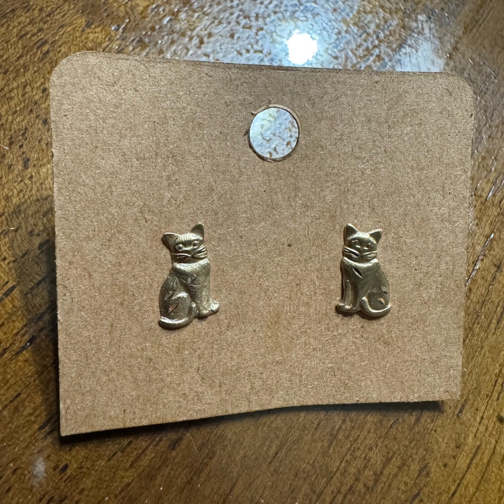 Vintage 14k Gold Cat Stud Earrings - Picture 3 of 3